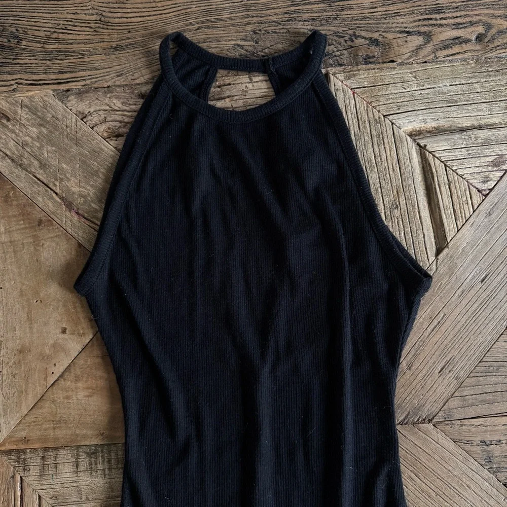 H&M divided black